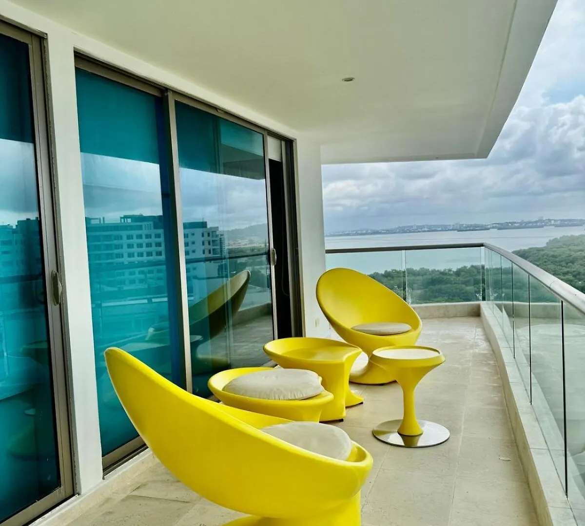 Beautiful 2 Bedroom Ocean View Condo In Cartagena Colombia