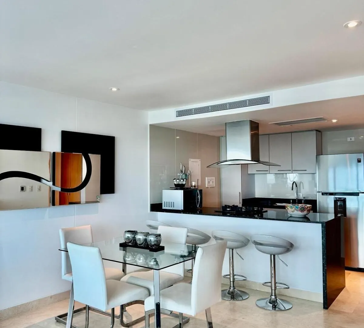 Beautiful 2 Bedroom Ocean View Condo In Cartagena Apartment