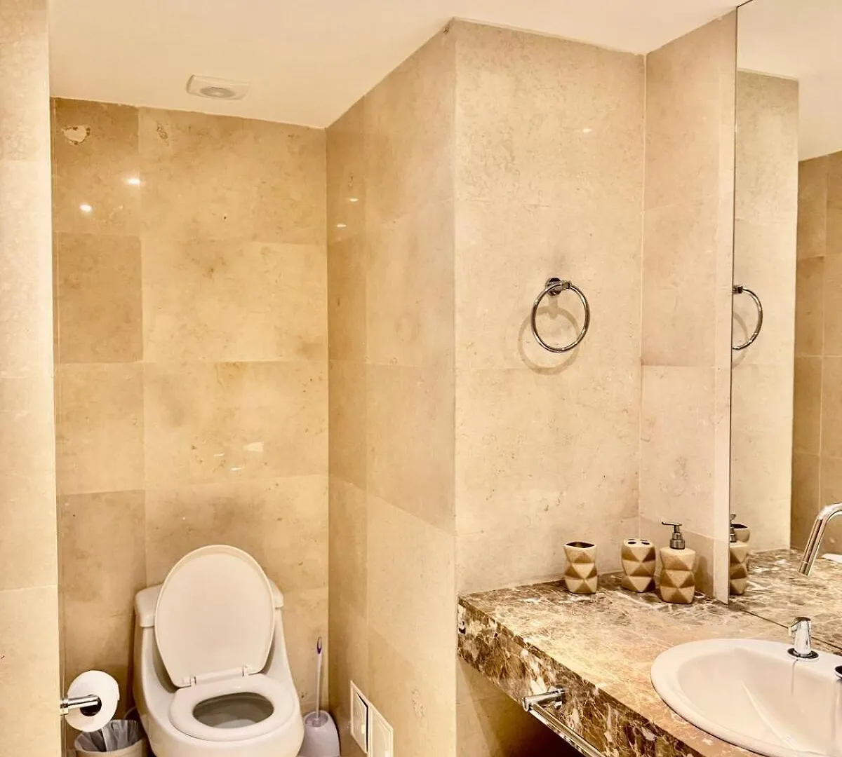 Beautiful 2 Bedroom Ocean View Condo In Cartagena Apartment